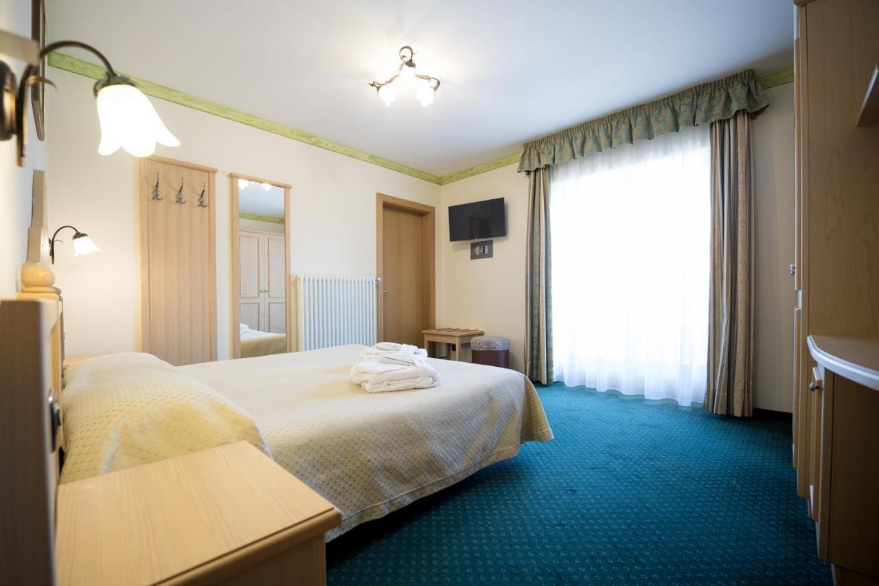 Hotel Crepei Pozza di Fassa Exterior foto